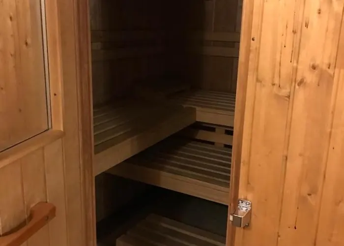 Hauserwirt Szálloda 3*